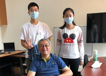 與老師合照