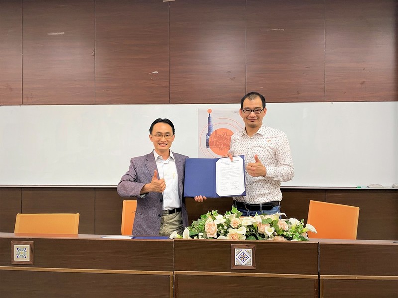 國立中山大學社會科學院與台北智慧城市專案辦公室簽署學生建教合作合作意向書圖片